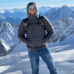 Seadon Gale ACT Puffer Hoodie Balkan Black‎ Small nwt